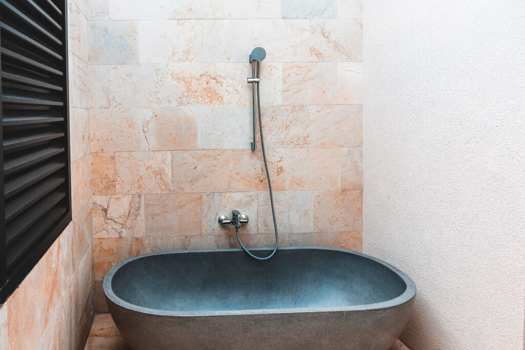 Bedroom 1 Tub