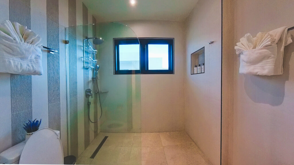 Bedroom3 - Shower