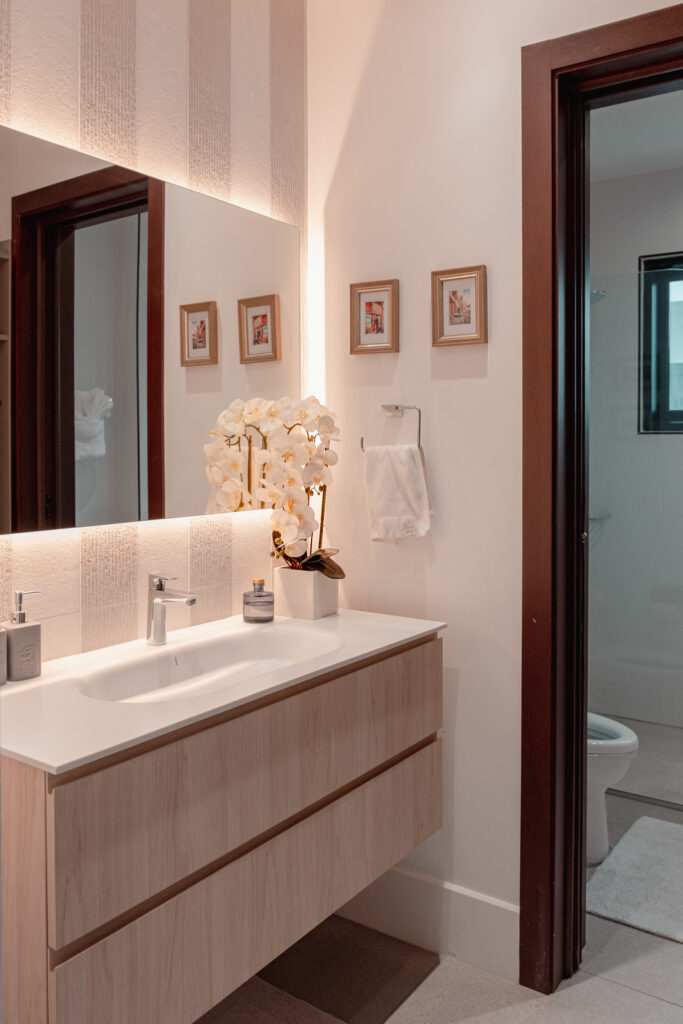 Bedroom5-bathroom shot1